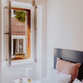 Jak zamontować moskitiery okienne? Jak zamontować moskitiery okienne?