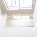 jak zamontować roletę na okno dachowe