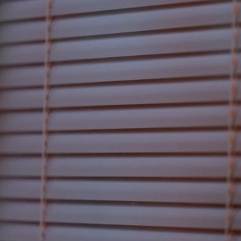 Żaluzje drewniane – naturalne piękno Żaluzje drewniane – naturalne piękno