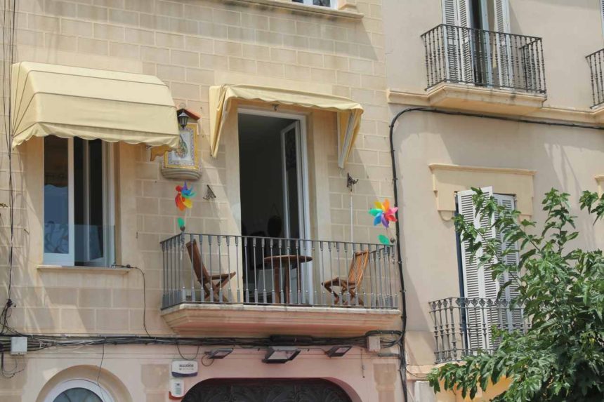 Jak zamontować markizę? Jak zamontować markizę?